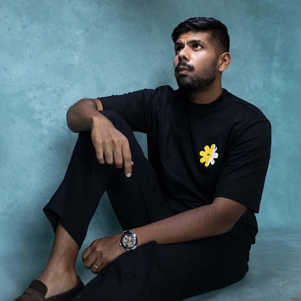 Wild Love Printed Pure Cotton Pink T-Shirt Online, Shaun Moses Pose